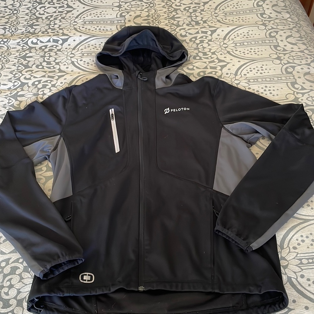 Peloton Wind & Water Resistant Jacket - Mens sz M - Team Exclusive